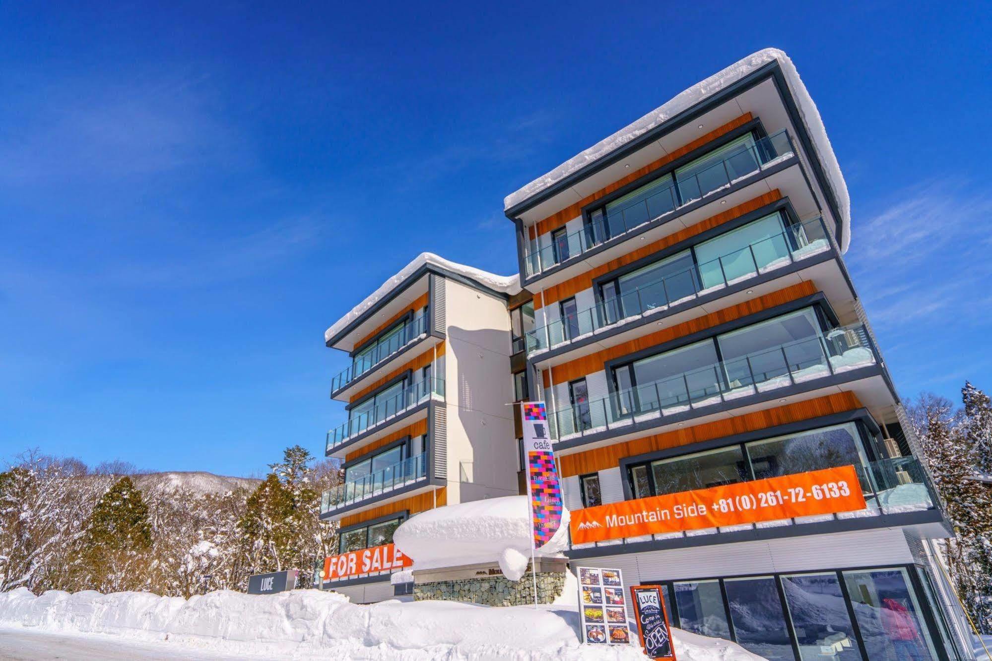 Mountain Side Hakuba Hotell Exteriör bild